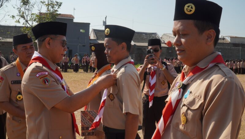 Enam Orang Dapat Penghargaan Lencana Pancawarsa