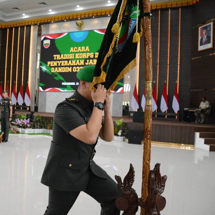 Danrem 031/Wira Bima Pimpin Tradisi Korps Dan Penyerahan Jabatan Dandim 0320/Dumai