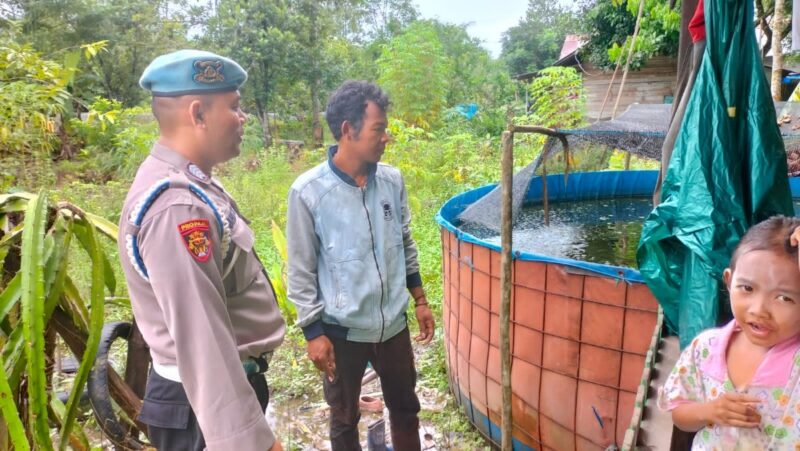 Personil Polsek Maliku melakukan Door to Door System Ke Warga Masyarakat Kecamatan Maliku