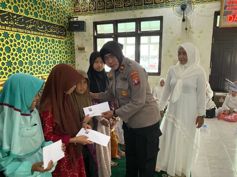 Momen Peringatan Isra Mi'raj 1446 H, Polres Pulang Pisau Santuni Anak Yatim