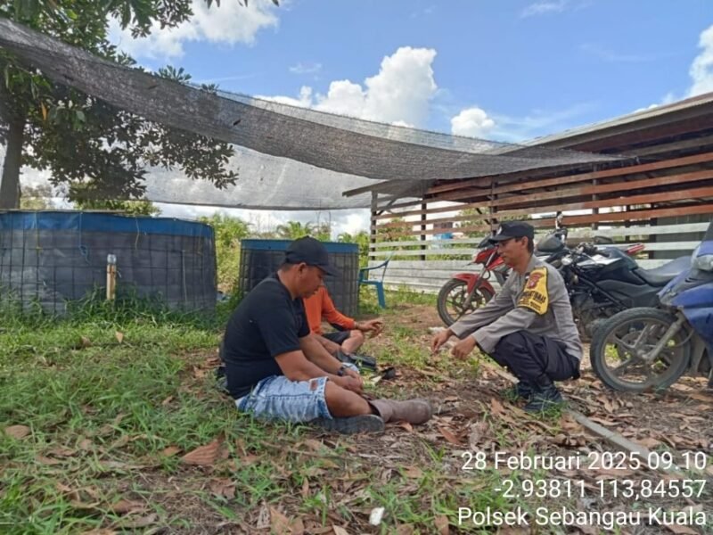 Personil Polsek Sebangau Kuala sambangi Warga Sekitar Memberikan Himbauan Kamtibmas