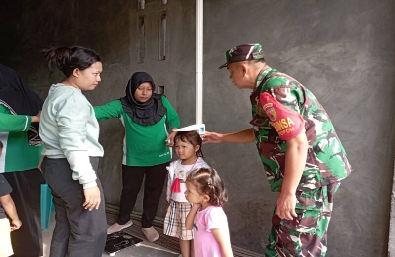 Babinsa Desa Popoh Aktif Dampingi Posyandu Dalam Upaya Cegah Stunting