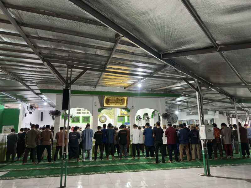 Sholat Tarawih dan Tadarus Al-Qur'an Meriah pada Bulan Ramadan di lapas Narkotika kelas IIA pangkalpinang