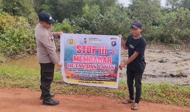 Bhabinkamtibmas Polsek Maliku Lewat Kegiatan Sambang Sampaikan Himbauan Larangan Karhutla