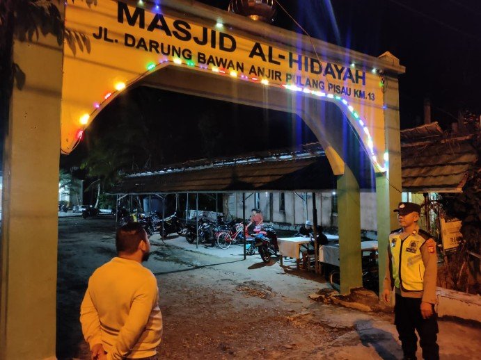 Jaga kamtibmas saat Sholat Tarawih, Polres Pulang Pisau Lakukan Pengamanan di Mesjid