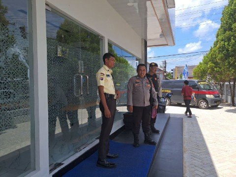 Kanit Binkamsa Sat Binmas Polres Pulang Pisau Sambangi kantor Bank Bri