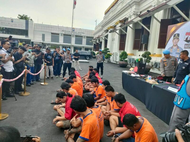 Polrestabes Surabaya ungkap 17 kasus kejahatan, 26 Orang Ditangkap