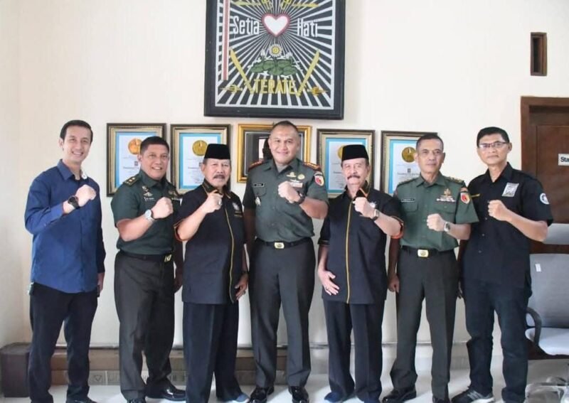 Rangkul Seluruh Masyarakat, Danrem 081/DSJ Sambangi 2 Perguruan Silat di Madiun