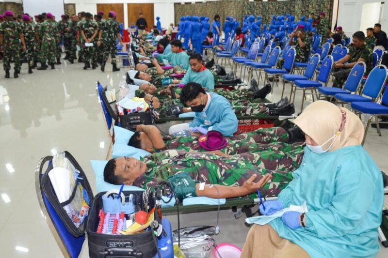 Dalam Rangka memperingati HUT Ke-24 Pasmar 2, Prajurit Yonif 1 Marinir Laksanakan Donor Darah