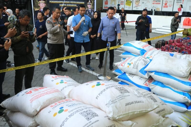 Polda Jatim Amankan Tersangka Penyelundupan Pupuk Bersubsidi
