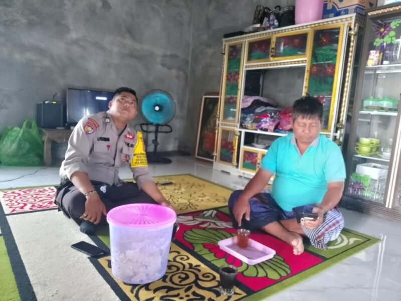 Dengan Rutin Sambang, Bhabinkamtibmas Food Estate Sampaikan Pesan Kamtibmas