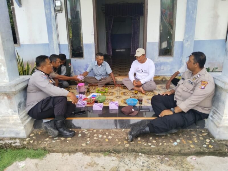 Dengan Rutin Sambang, Bhabinkamtibmas Food Estate Sampaikan Pesan Kamtibmas