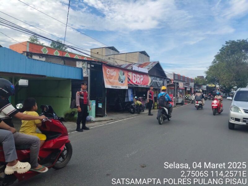 Parking, Walking, Talking merupakan cara Patroli personel sat samapta ajak Masyarakat untuk jaga Kamtibmas