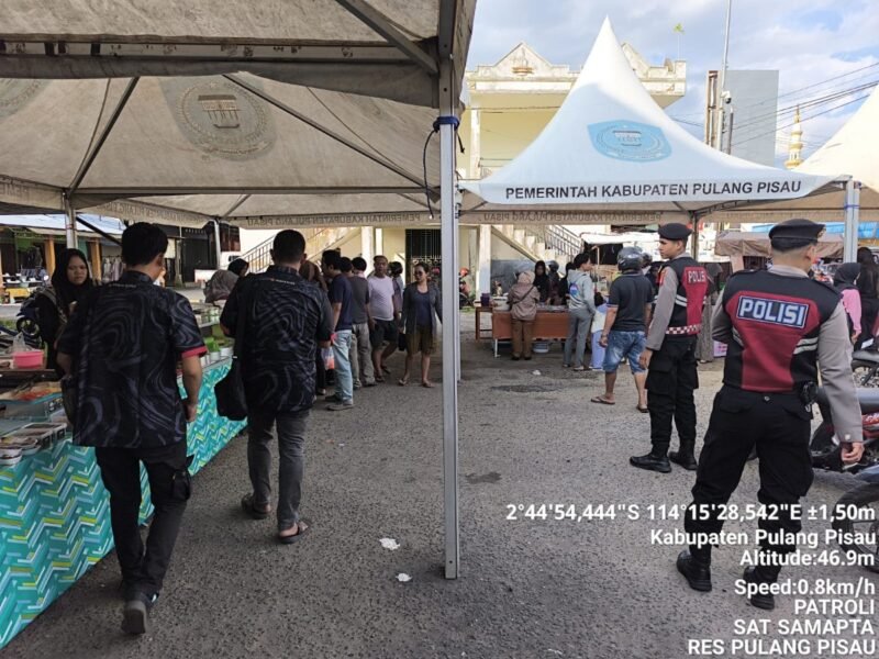 Datangi masyarakat dan ajak masyarakat untuk jaga Kamtibmas, itulah yang di sampaikan Petugas Patroli Sat Samapta