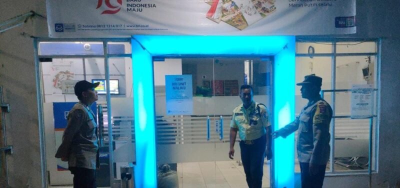 Berikan Rasa Aman, Polsek Maliku Patroli Malam ke Daerah Pemukiman Warga