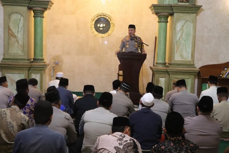 Pimpin Patroli Skala Besar, Kapolres Tulungagung Sahur Bersama dan Safari Subuh di Kalidawir