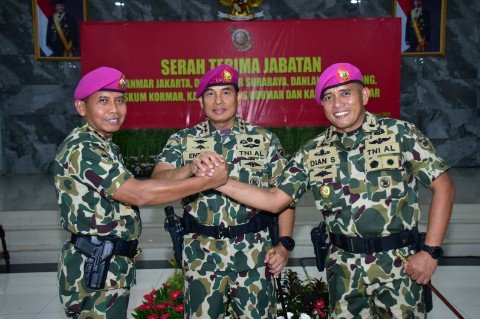Upacara Serah Terima Jabatan Komandan Pangkalan Korps Marinir Sorong