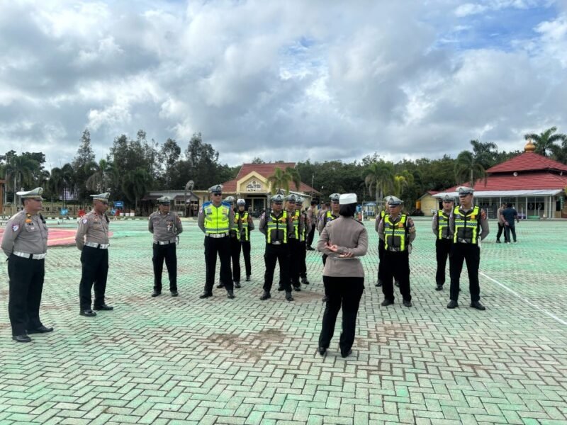 IPTU Divani Mareta Astuti, S.Tr.K Pimpin Apel Pagi Satlantas Polres Pulang Pisau