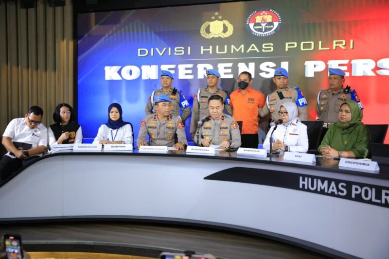 Tebarkan Kepedulian di Bulan Suci Ramadhan, Kapolrestabes Surabaya Gelar Bhakti Sosial di Ponpes Tahfidhul Qur'an Sunan Giri