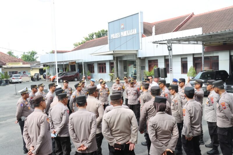 Penekanan Kapolres Pamekasan Kepada Kapolsek jajaran, “Tingkatkan Blue Light Patrol”