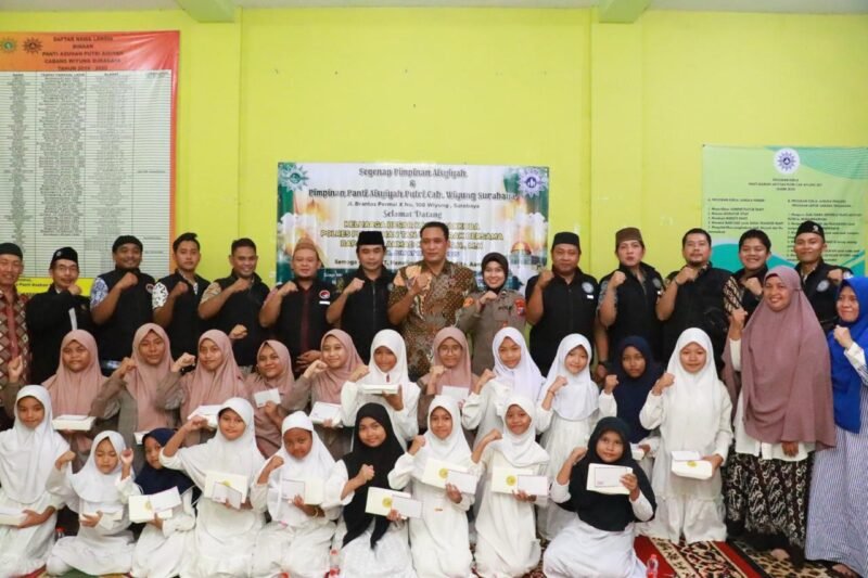 Polres Pelabuhan Tanjung Perak Gelar Buka Puasa Bersama dan Santuni 100 Anak Yatim