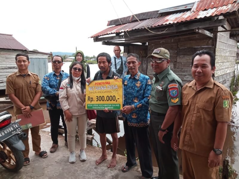 Pastikan Tepat Sasaran Babinsa Jirak Laksanakan Pendampingan Penyerahan BLT-DD Kepada Warga Kurang Mampu