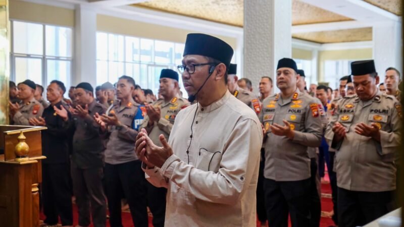 Polda Kalbar Gelar Salat Gaib untuk 3 Polisi Gugur: Penghormatan Terakhir bagi Pejuang Tugas