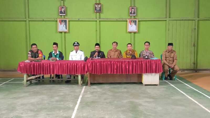 Anggota Koramil 1208-02/Sejangkung Hadiri Pelantikan Kepala Desa Perigi Limus