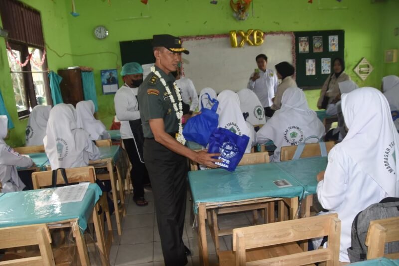 Menu Spesial Ramadan: MBG di MTsN 2 HST Berisi Roti, Susu, Kurma, dan Buah