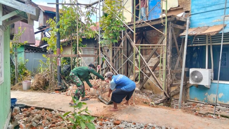 Perehaban Panti Asuhan Amal Shaleh oleh Kodim 1008/Tabalong Masuki Tahap Pembongkaran WC dan Kamar Mandi