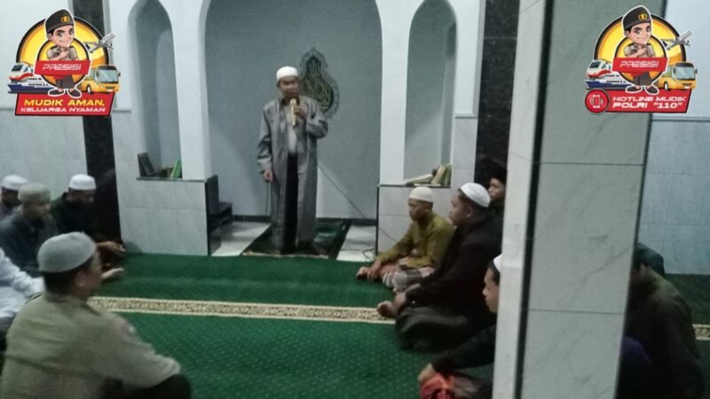 Polsek Kahayan Kuala di bulan ramadhan mengikuti kegiatan Kutum yang di sampaikan oleh Tokoh Agama