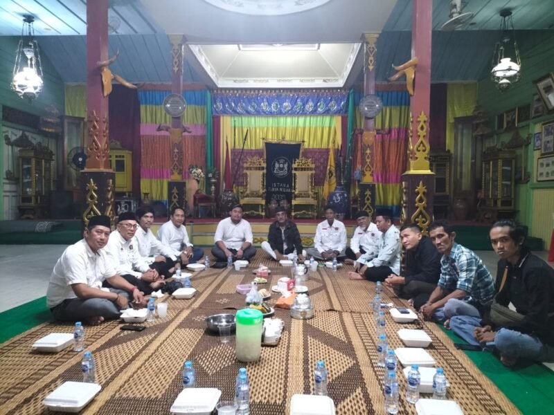 PWI Kalbar Gelar Buka Bersama dengan Raja Sanggau di Istana Kesultanan