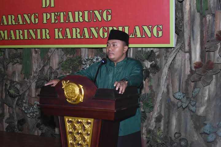 Gembira Bersama, Danmenbanpur 2 Marinir Ajak Prajuritnya Buka Bersama