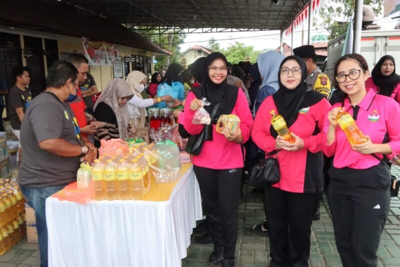 Polres HST Gelar Bazar Ramadhan Polri Presisi dan Baksos Bhayangkari 2025