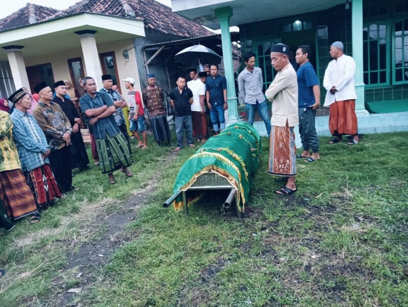 Mobil Pick-Up Oleng di Tikungan Tajam, Satu Korban Tewas di Tlaseh, Kec Tulangan Sidoarjo