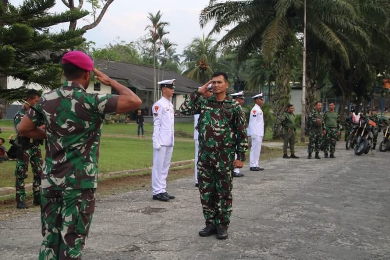 PANGKOGABWILHAN 1 BUKA PUASA BERSAMA KELUARGA BESAR PRAJURIT YONIF 8 MARINIR