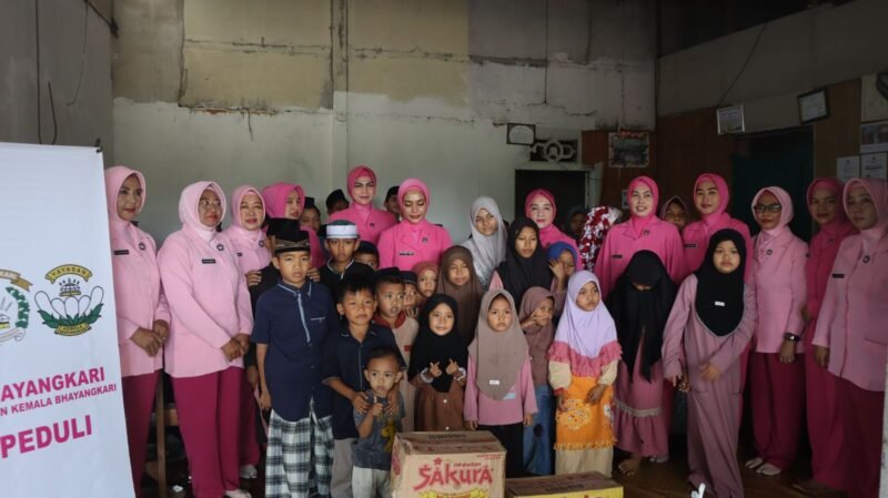 Tebar Kebaikan di Ramadhan, Kapolresta dan Bhayangkari Pontianak Sambangi Panti Asuhan Al Aliyah Assyafiah