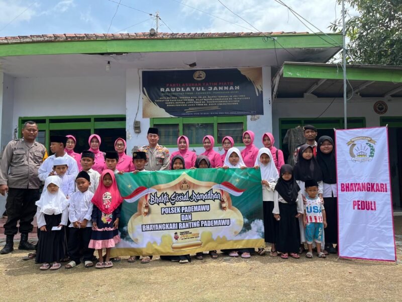 Bhakti Sosial Ramadhan, Polsek Pademawu Peduli Anak Yatim dan Warga Kurang Mampu