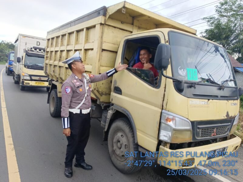 SATLANTAS POLRES PULANG PISAU INGATKAN PENGEMUDI UNTUK PAKAI SAFETY BELT