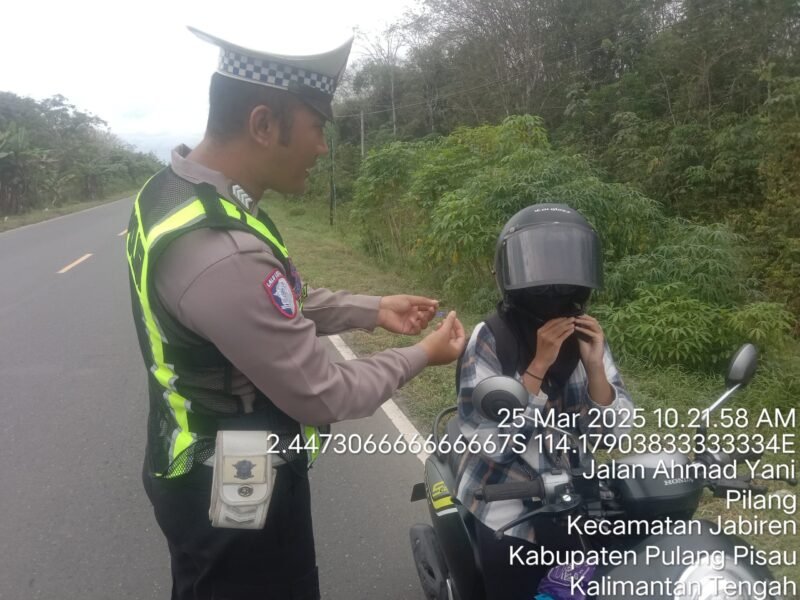 Ingatkan Pengendara Selalu Klik Helm Untuk Keselamatan