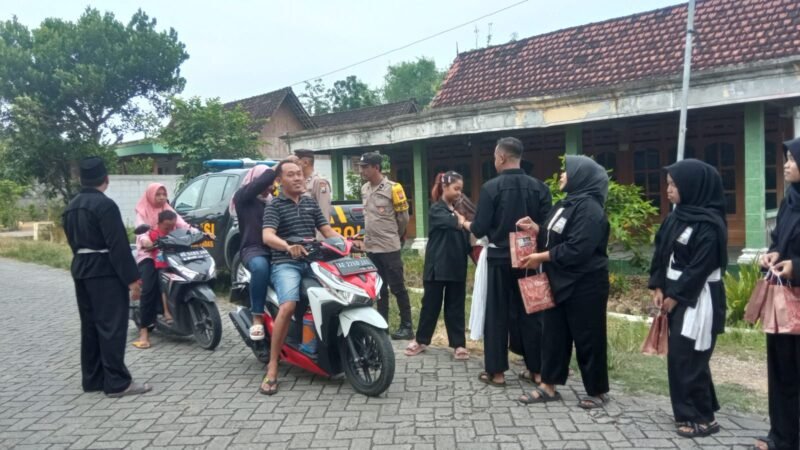 Semangat Baru 2025: PSHT Rayon Tungkulrejo Gelar Aksi Sosial Berbagi Takjil