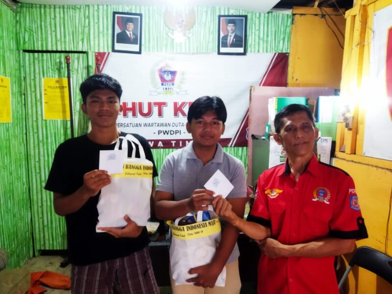 PWDPI DPW JAWA TIMUR Bersama YAYASAN BANGGA INDONESIA MAJU (YBIM) Berbagi Santunan Pada Anggota Yayasan yang Mendapat Pembinaan dari YBIM