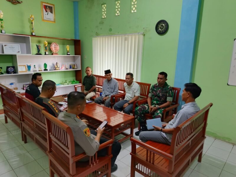 Sambut Perayaan Malam Hari Raya Idul Fitri 1446/H Forkopimcam Tebas Laksanakan Rakor
