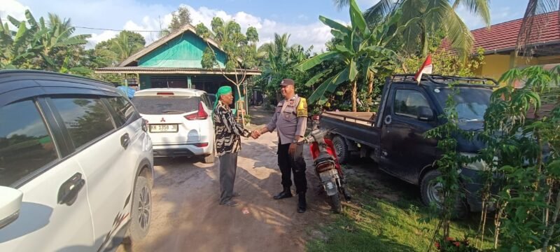 Bhabinkamtibmas sambang dan memberikan himbauan kamtibmas Kepada warga Desa Gadabung