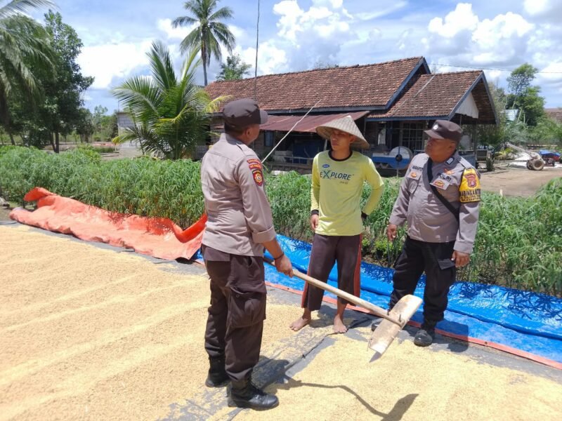 Bhabinkamtibmas Food Estate Sambangi Warga sekaligus Sisipkan Pesan Kamtibmas