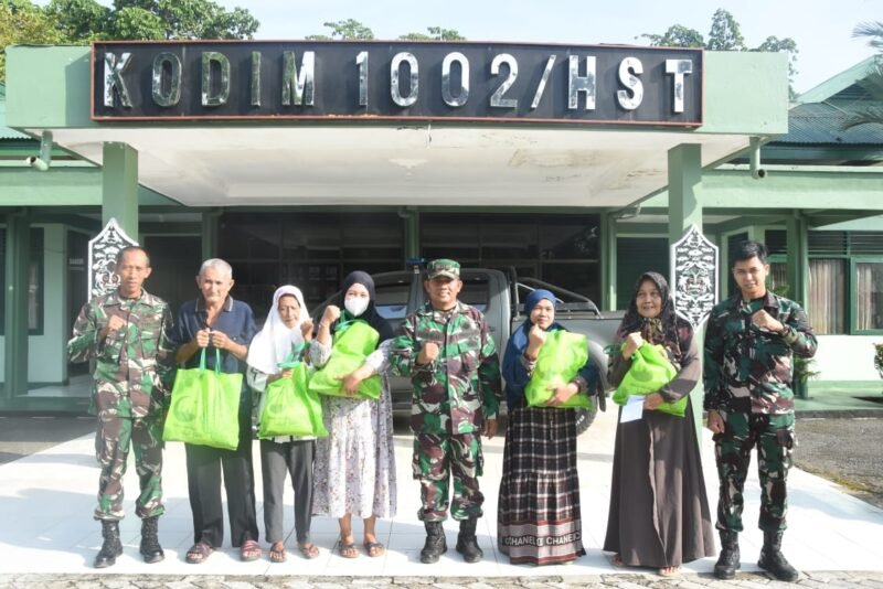 Kodim 1002/HST Salurkan Zakat Fitrah, Ringankan Beban Masyarakat Jelang Idul Fitri