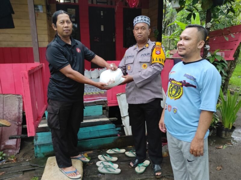 Jelang Idul Fitri 1446 H, Polres Pulang Pisau Salurkan Zakat Fitrah ke Masyarakat yang Berhak Menerima