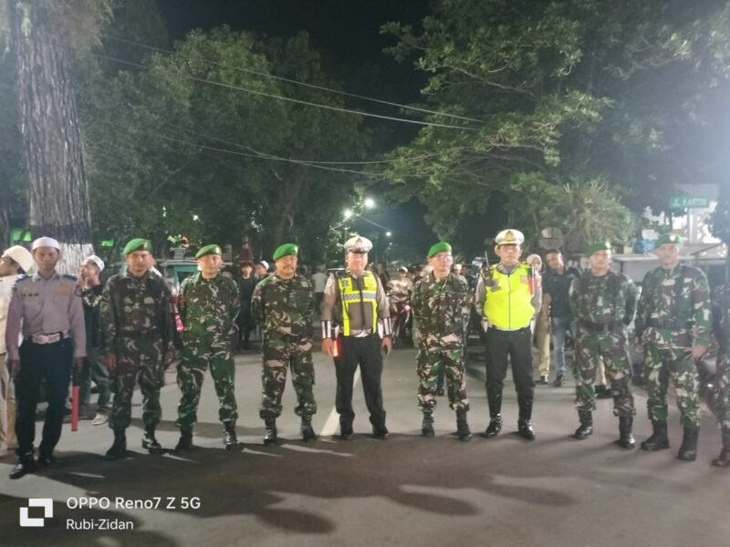 Sinergi TNI-Polri: Amankan Malam Takbiran Idul Fitri 1446 H di Hulu Sungai Tengah