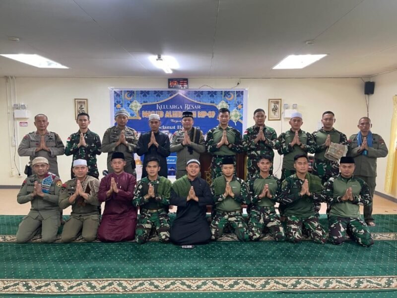 Satgas Yonif 611/Awang Long Bersama Satgas Brimob Gelar Sholat Idul Fitri Bersama