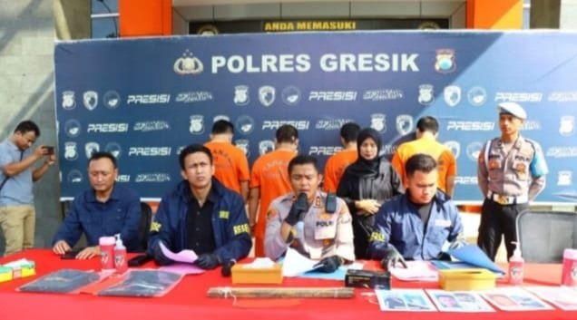 Polres Gresik Ungkap Kasus Pengeroyokan, 4 Oknum Dari LSM Laskar Sakera Ditangkap Sebagian DPO
